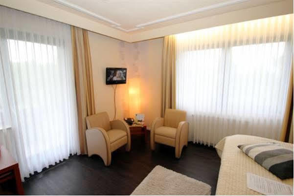 Parkhotel Emstaler Hoehe Bad Emstal Esterno foto